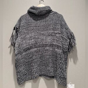Arianna by Howards Gray Poncho Turtleneck Fringe Shawl Knit Top One Size Vintage